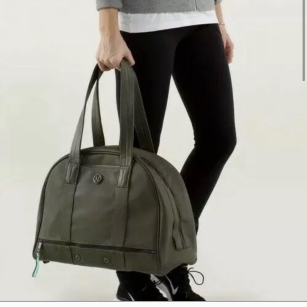Lululemon large bag
